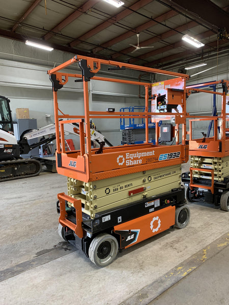 2022 JLG ES1932