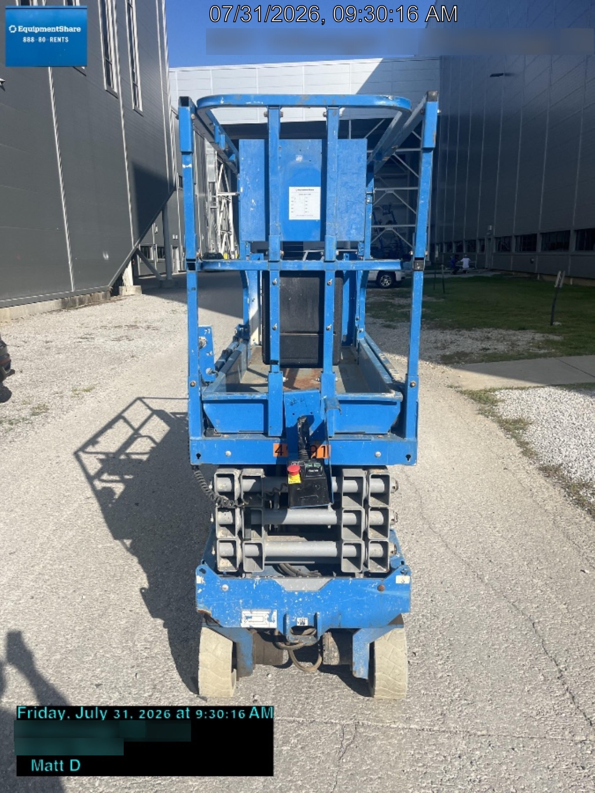 2019 Genie GS-2632 Folding rails with half height swing gate