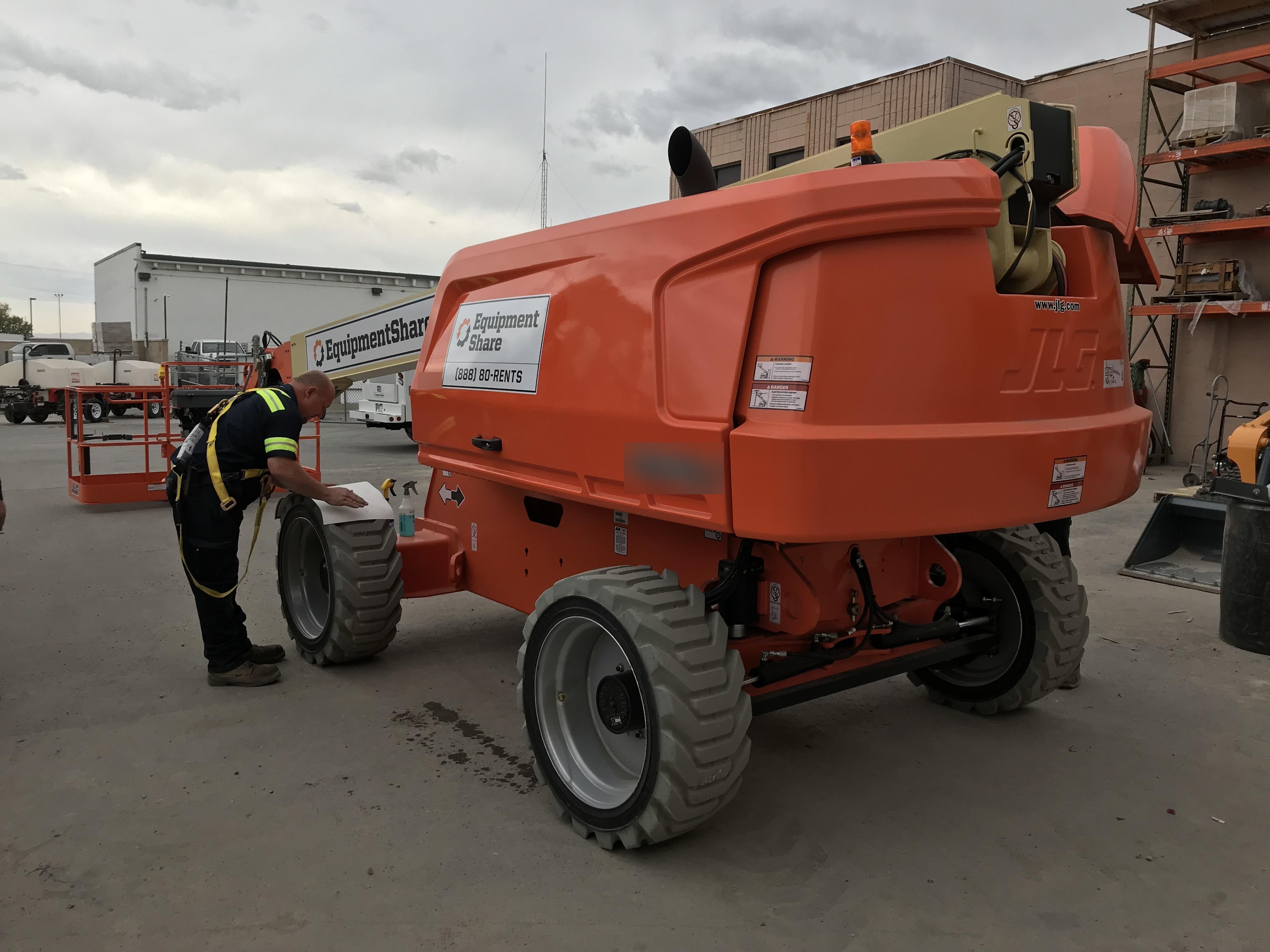 2019 JLG 660SJ