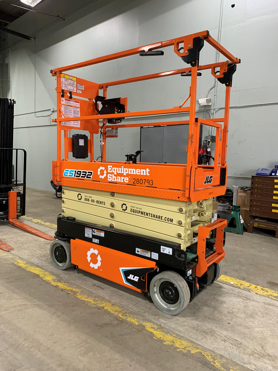 2022 JLG ES1932