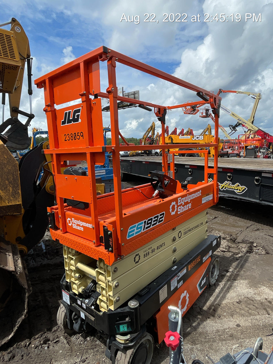 2022 JLG ES1932