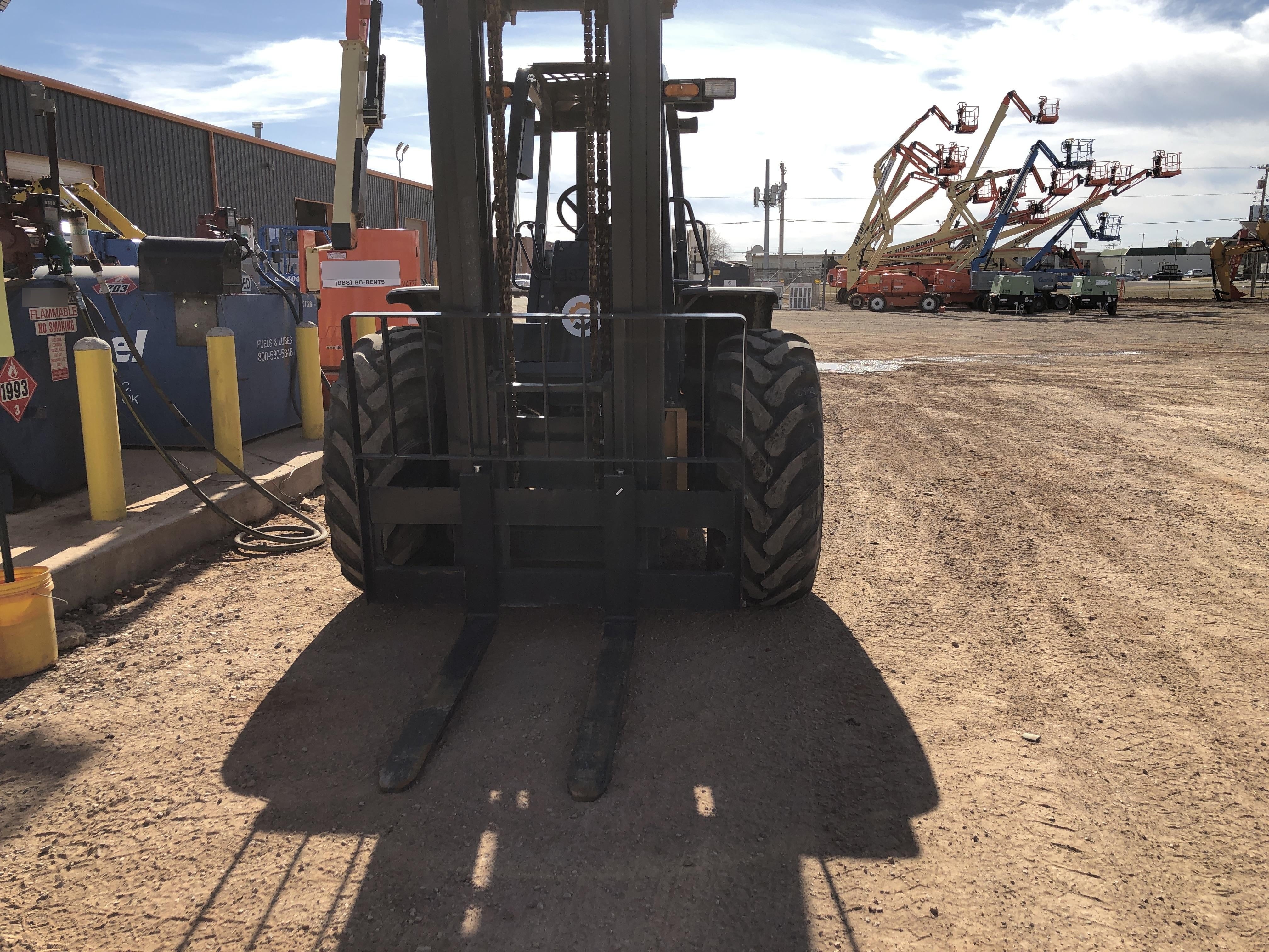 2019 CASE 588H