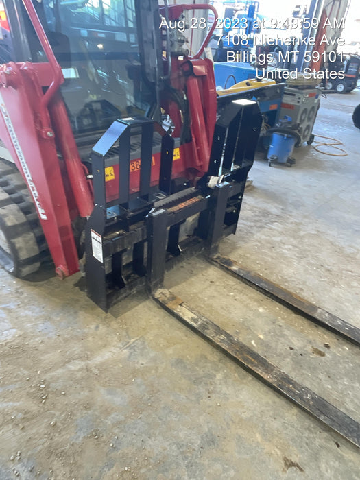 2022 TAKEUCHI 48" Pallet Forks - Takeuchi