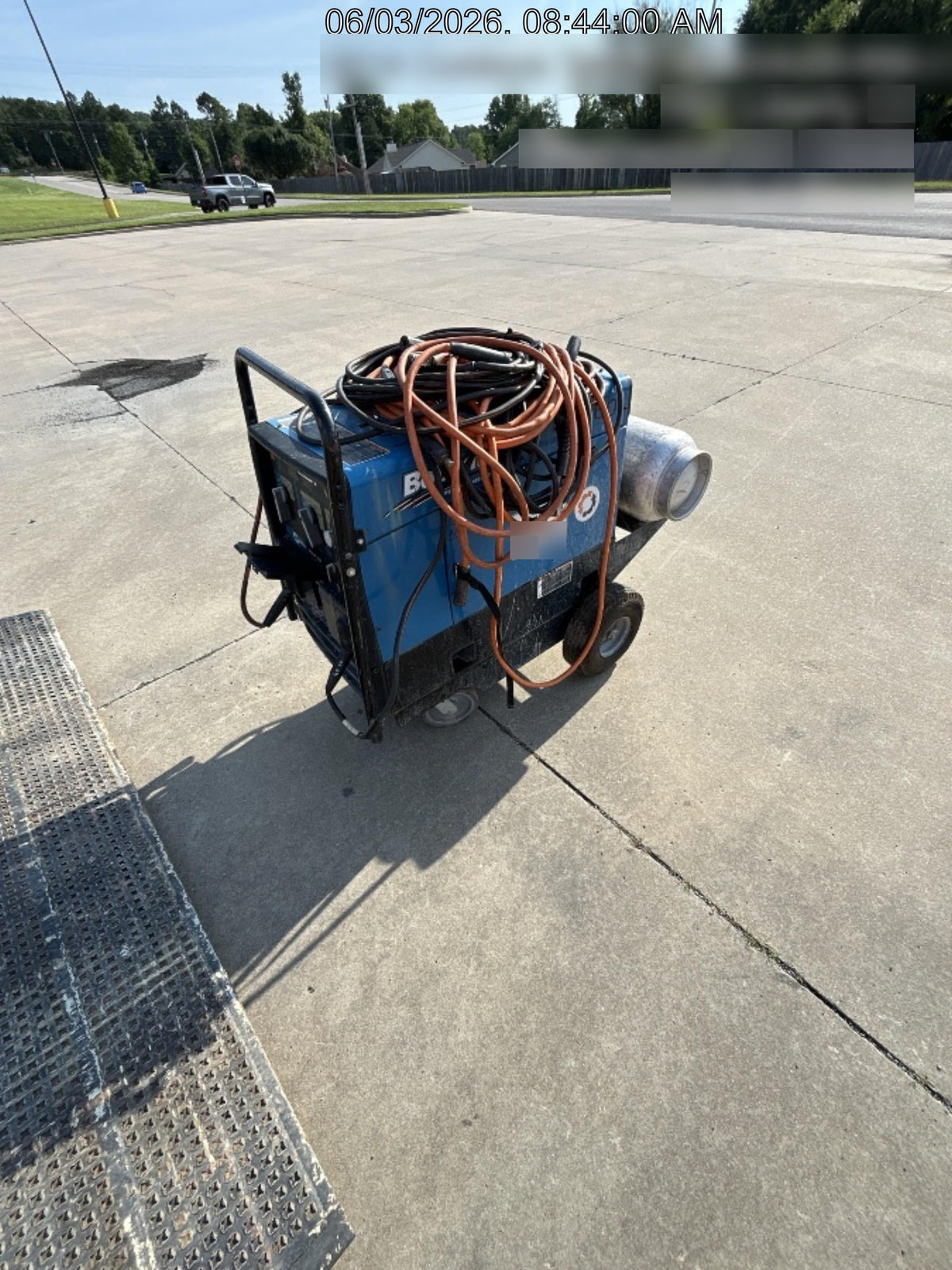 2019 Miller Electric BOBCAT 250 951600 PKG-250 amp Propane Welder, Standard w/Running Gear, Bracket, Hose"250 amp Propane Welder, Standard w/Running Gear, Bracket, Hose
