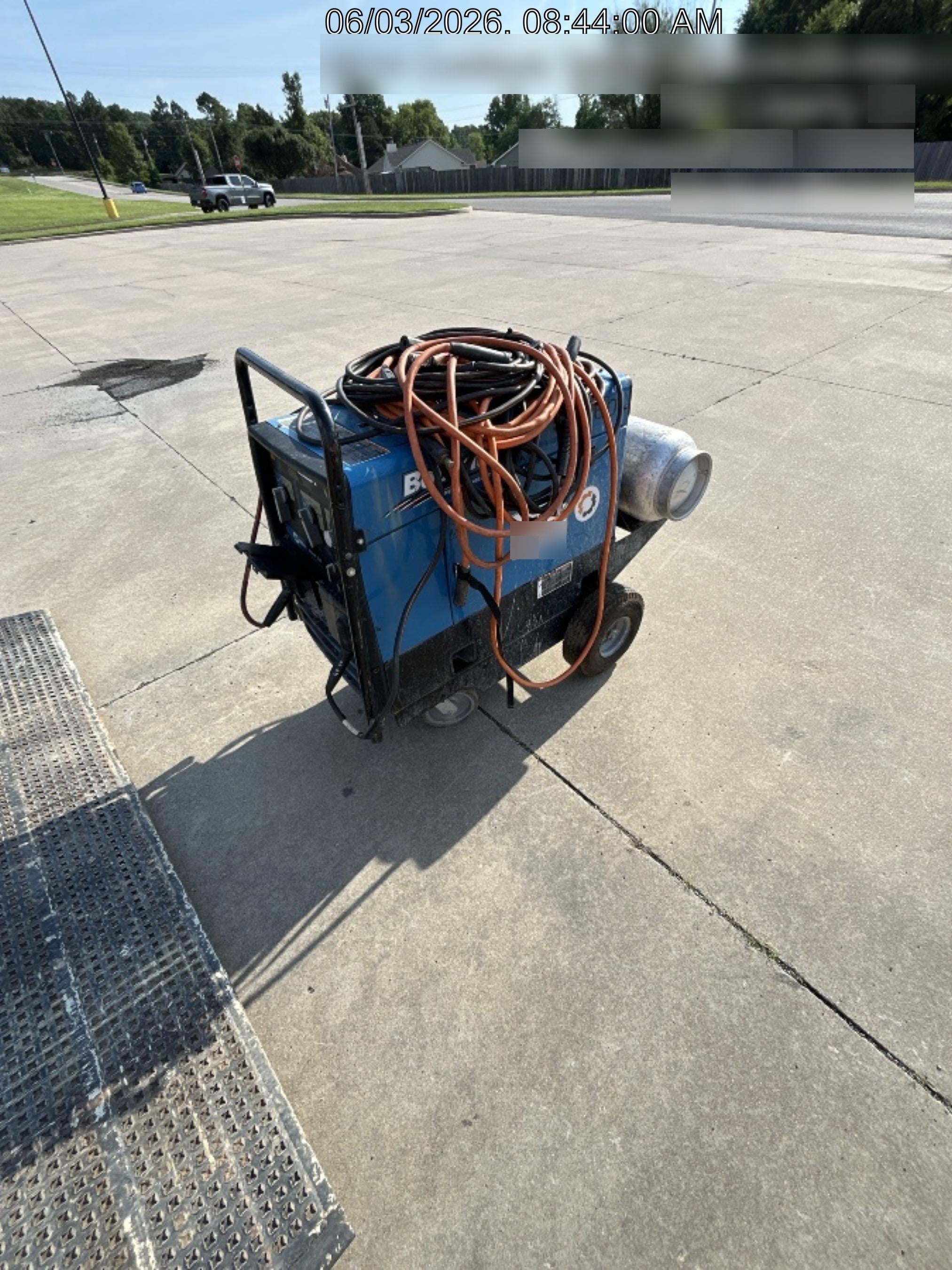 2019 Miller Electric BOBCAT 250 951600 PKG-250 amp Propane Welder, Standard w/Running Gear, Bracket, Hose"250 amp Propane Welder, Standard w/Running Gear, Bracket, Hose