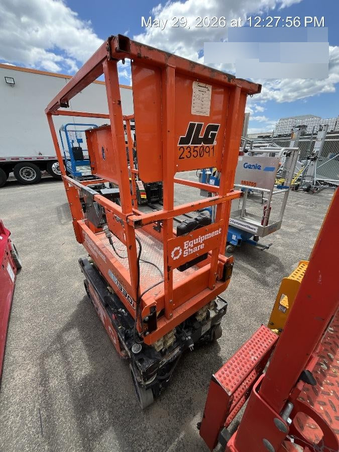 2022 JLG ES1330L
