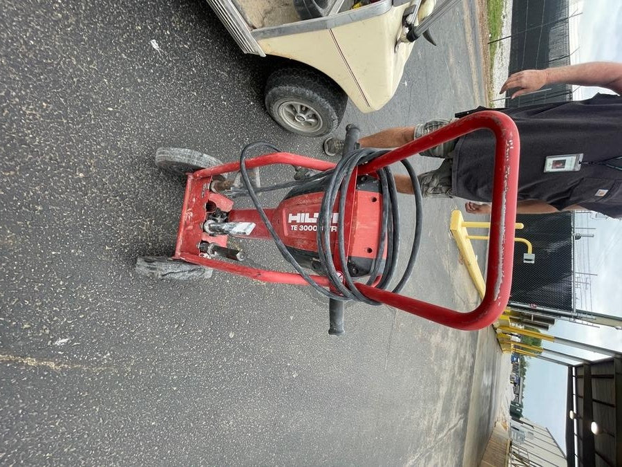 2020 HILTI TE 3000-AVR