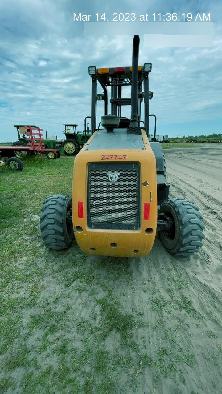 2022 CASE 586H