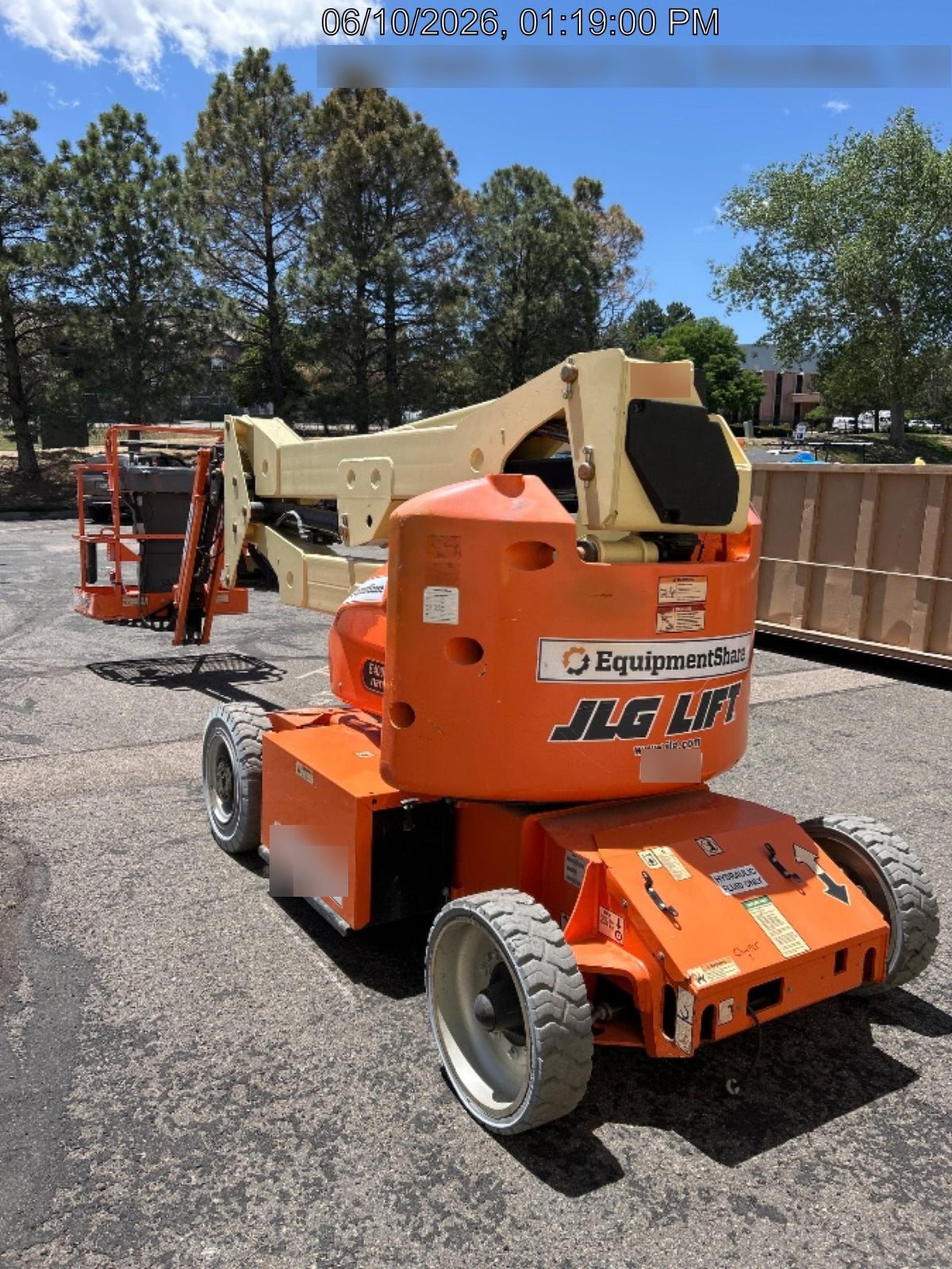 2019 JLG E400AJPN