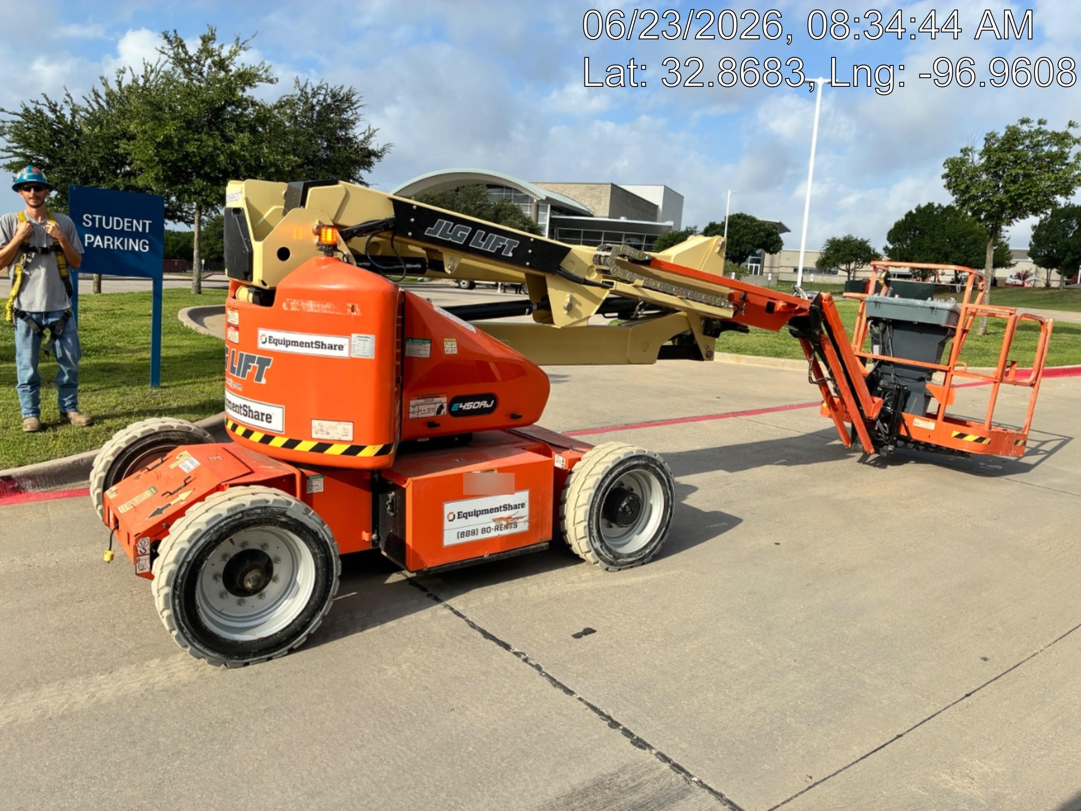 2022 JLG E450AJ