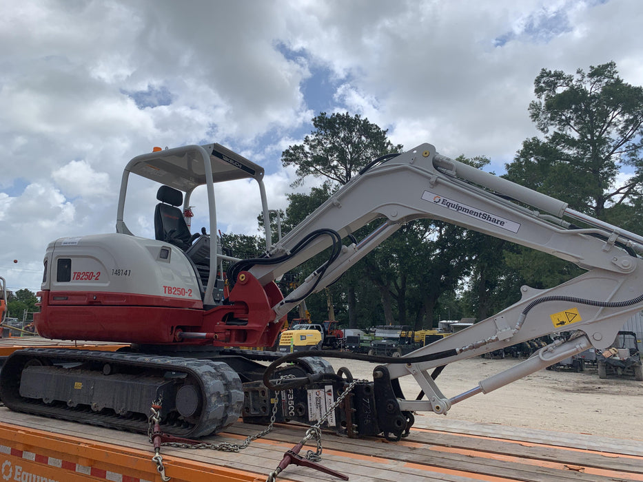 2021 TAKEUCHI TB250-2