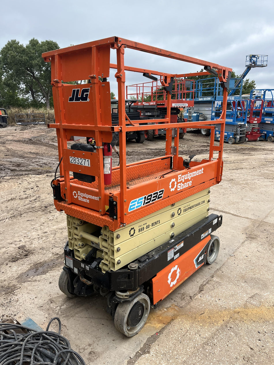 2022 JLG ES1932