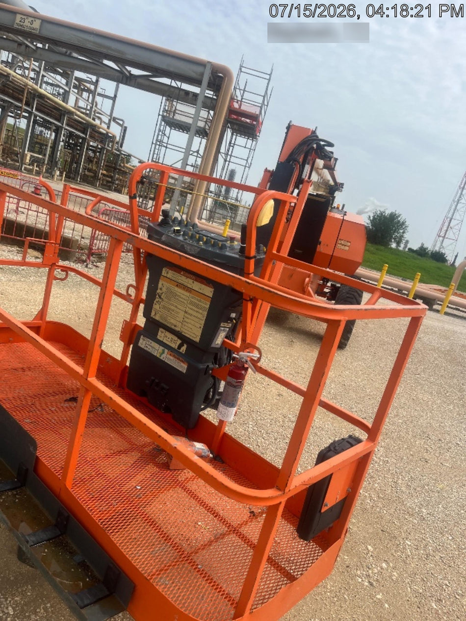 2019 JLG 800AJ