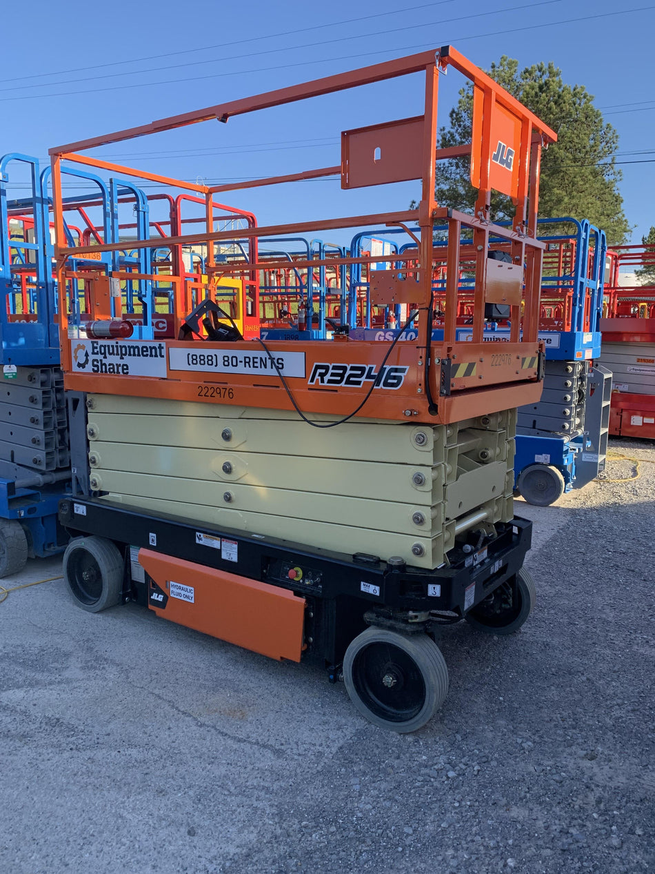 2022 JLG R3246