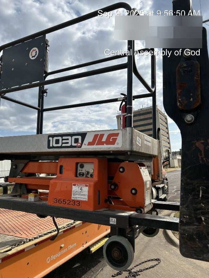 2023 JLG 1030P