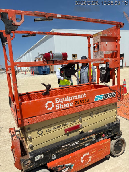 2022 JLG ES1932
