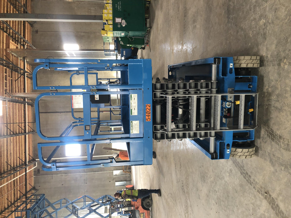 2019 Genie GS-4047 Folding rails with half height swing gate, 800W Inverter