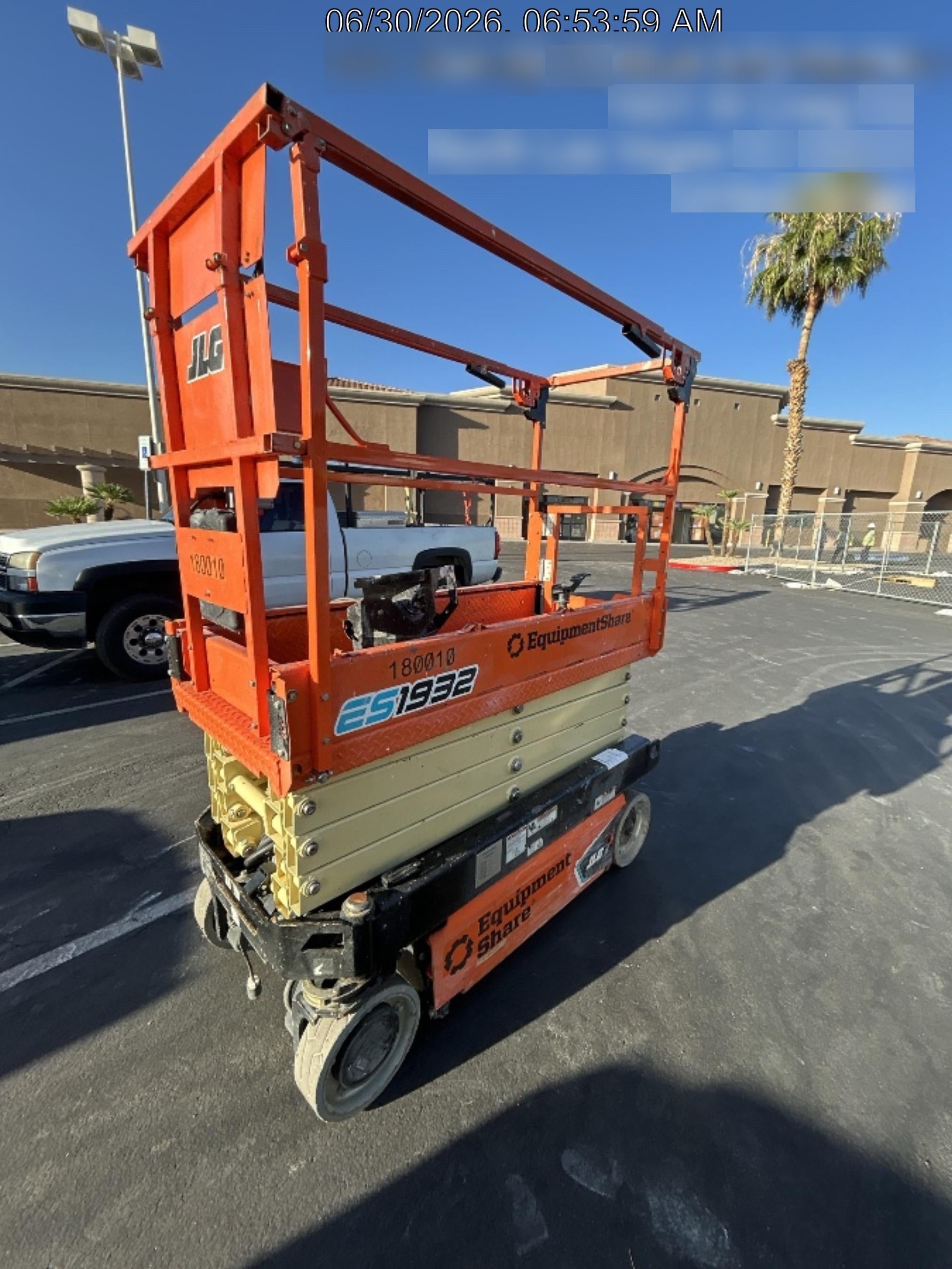 2021 JLG ES1932
