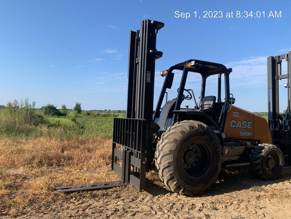 2023 CASE 588H