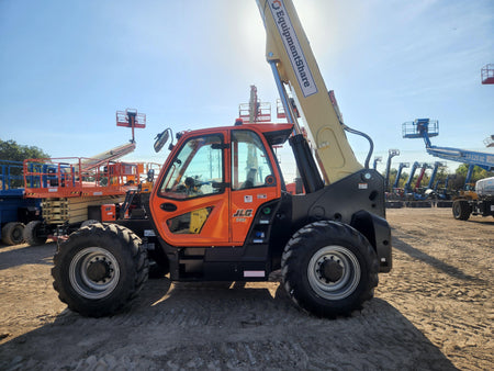 2022 JLG 1732