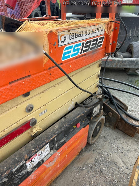 2022 JLG ES1932