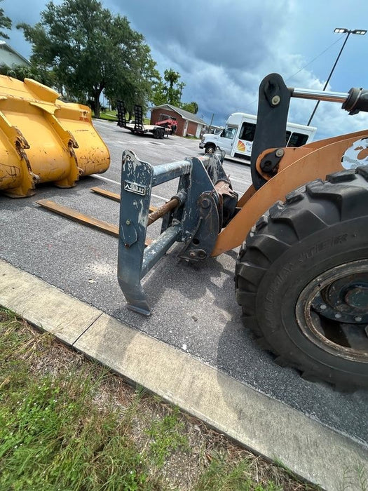 2018 Case 521G CLOSED CAB, JRB 416 STYLE HYD COUPLER