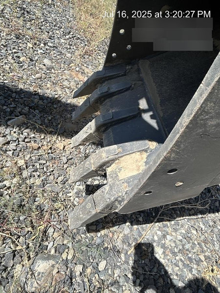 2025 TAKEUCHI 24" Bucket Takeuchi