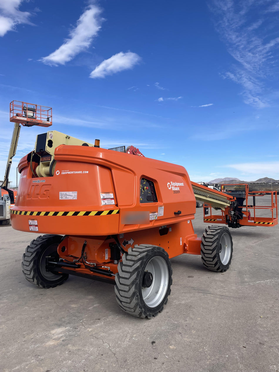 2022 JLG 600S