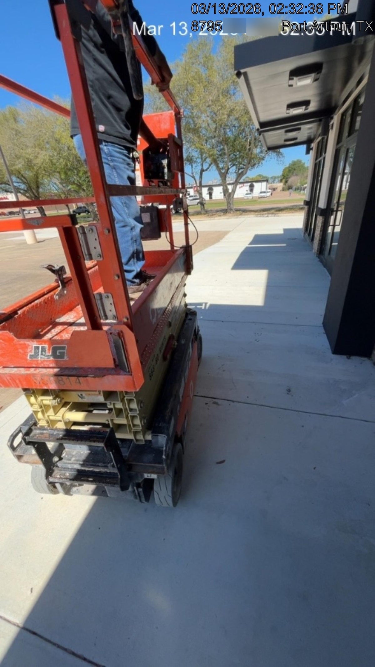 2025 JLG ES1932