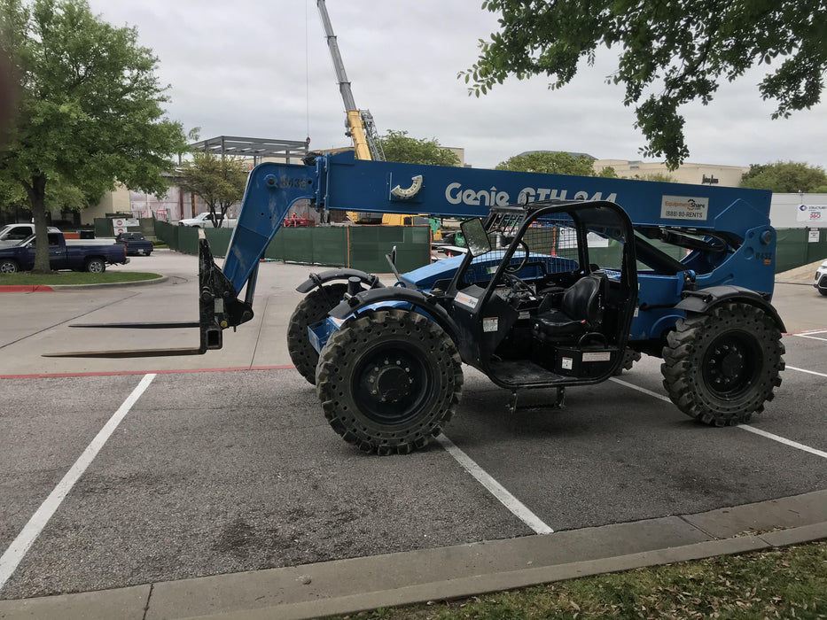 2018 GENIE GTH-844