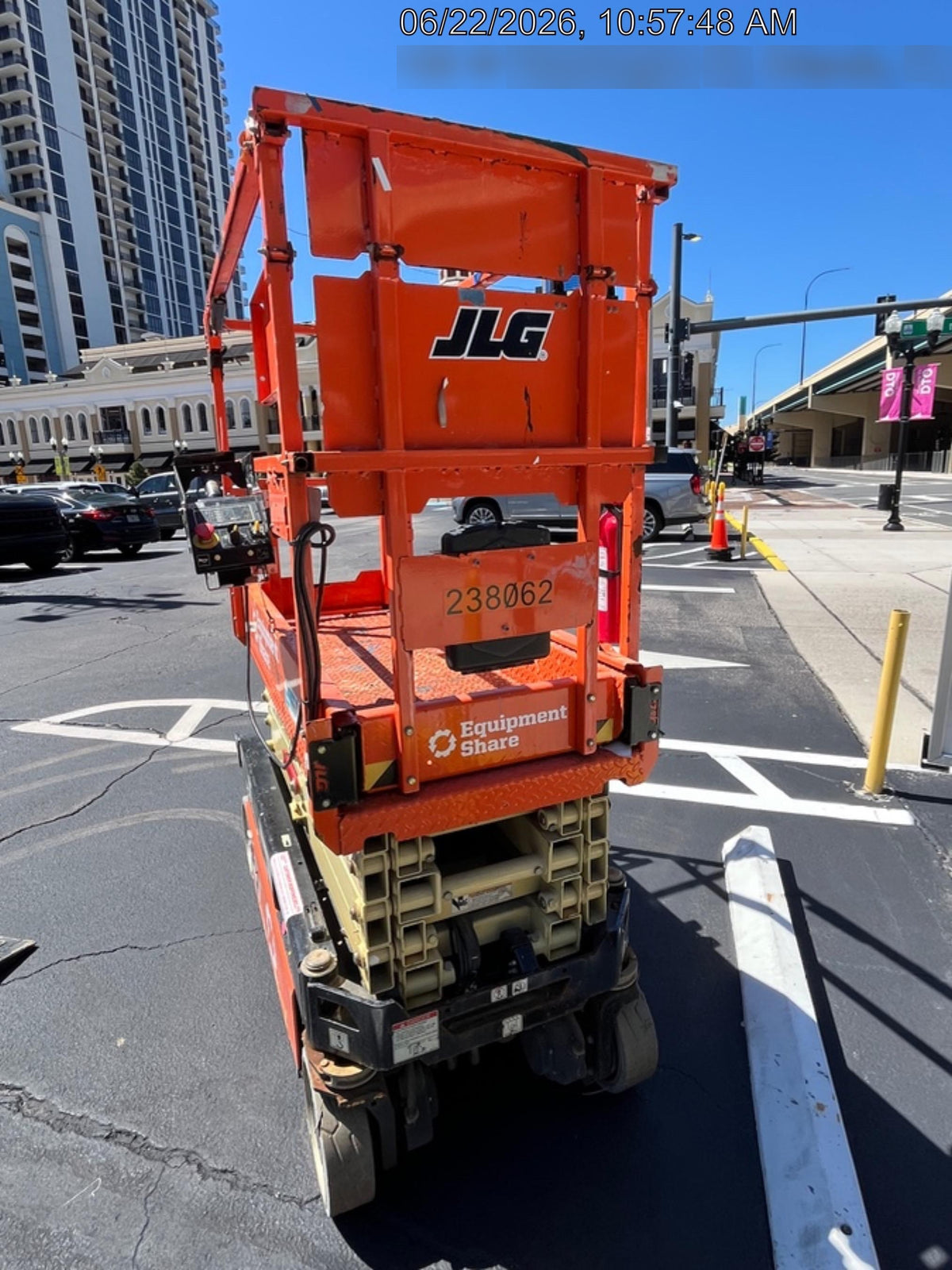 2022 JLG ES1932