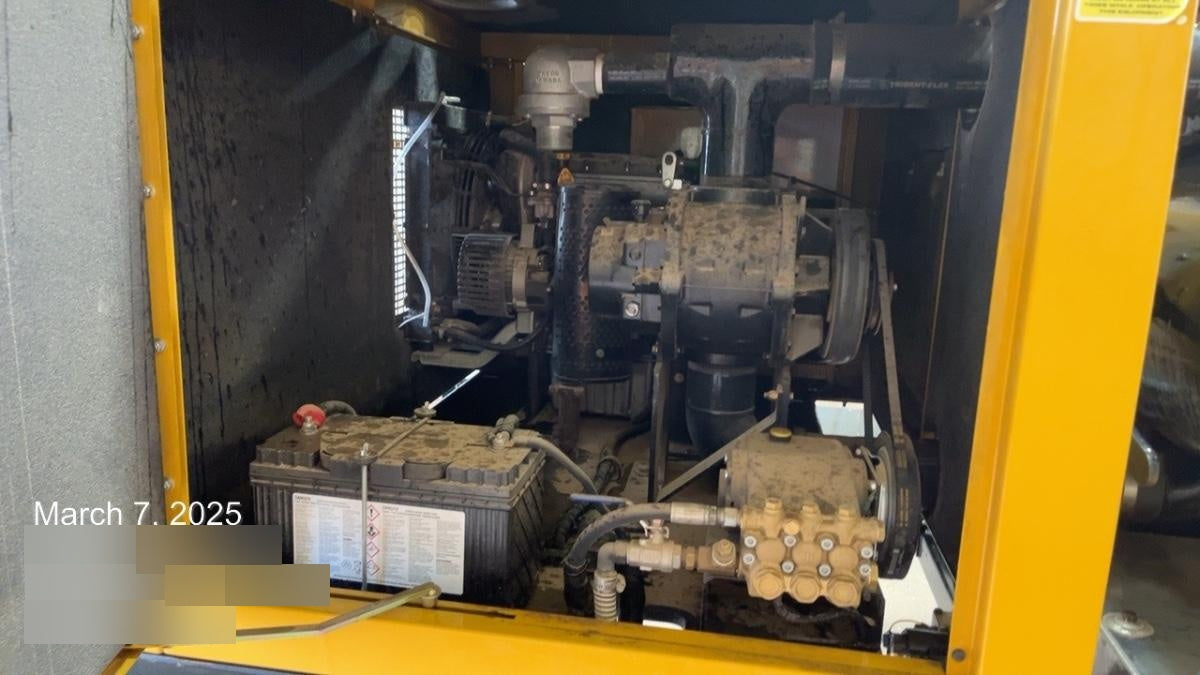 2021 VAC-TRON LP573XDT