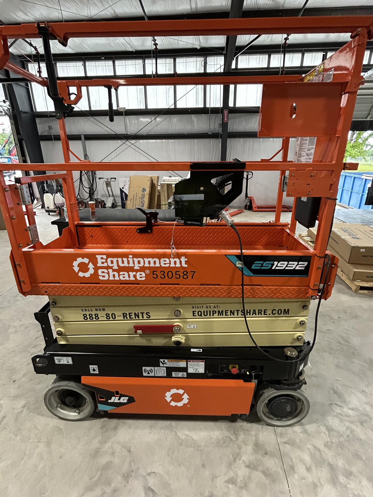 2025 JLG ES1932