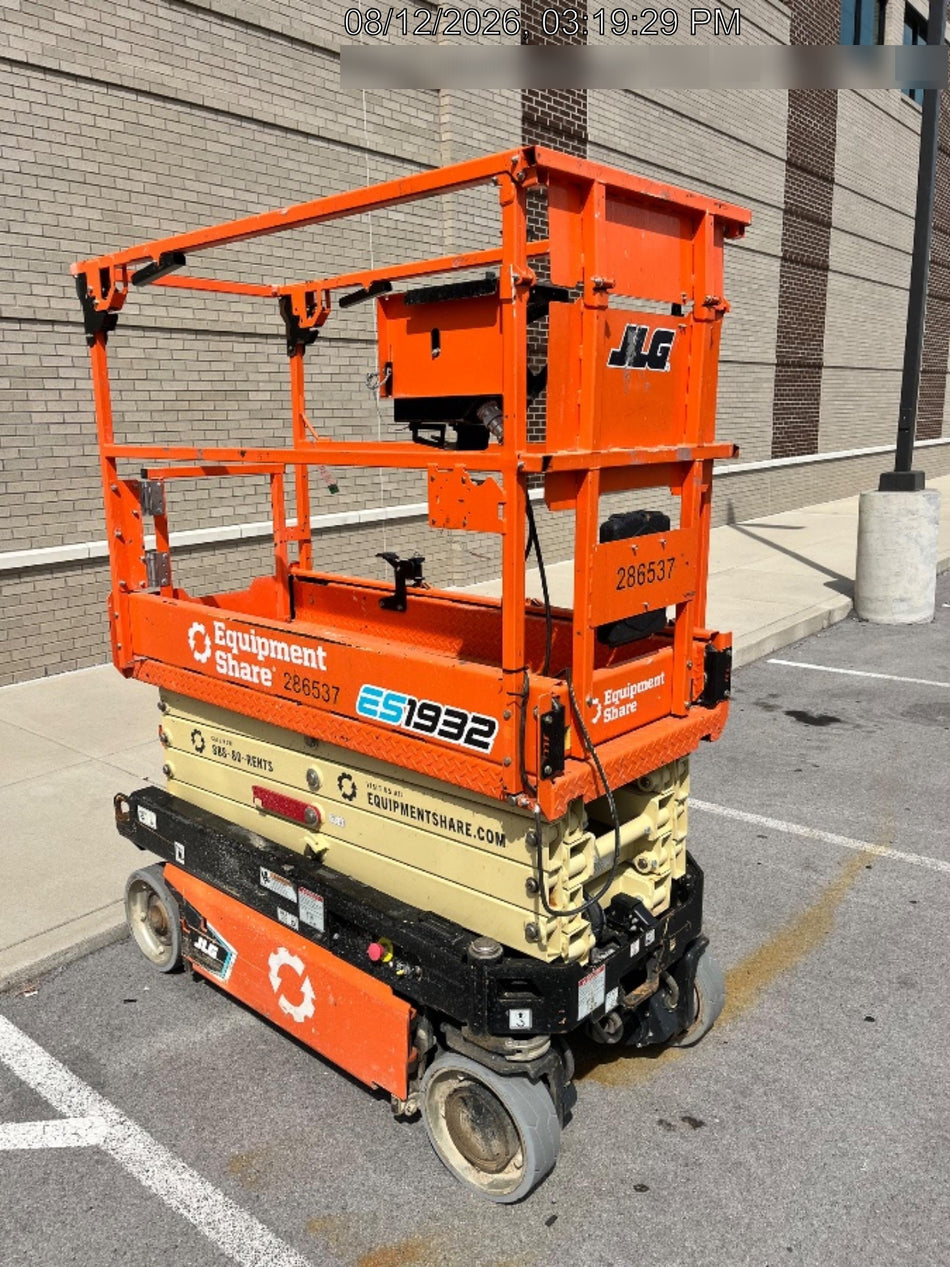 2022 JLG ES1932
