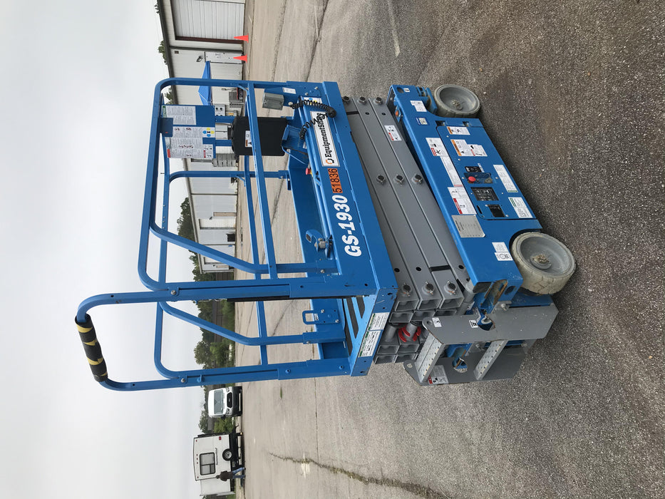 2019 Genie GS-1930 Fixed Rails with Chain Entry