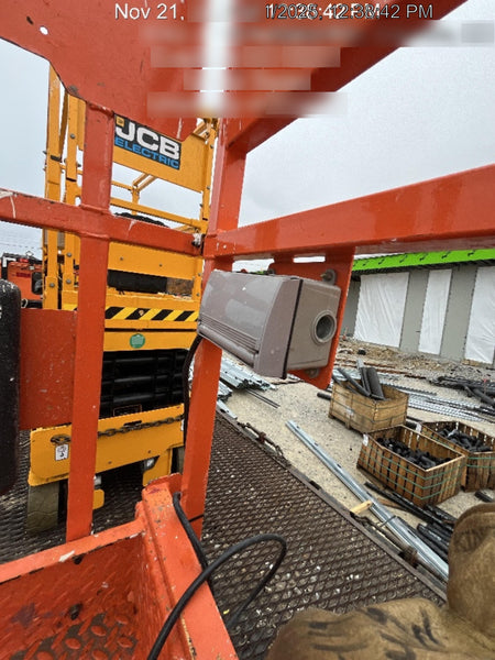 2021 JLG ES1330L