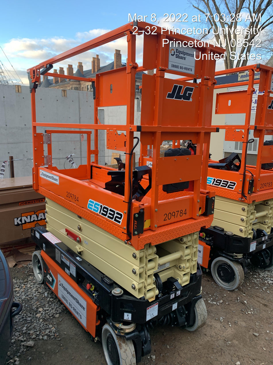 2022 JLG ES1932