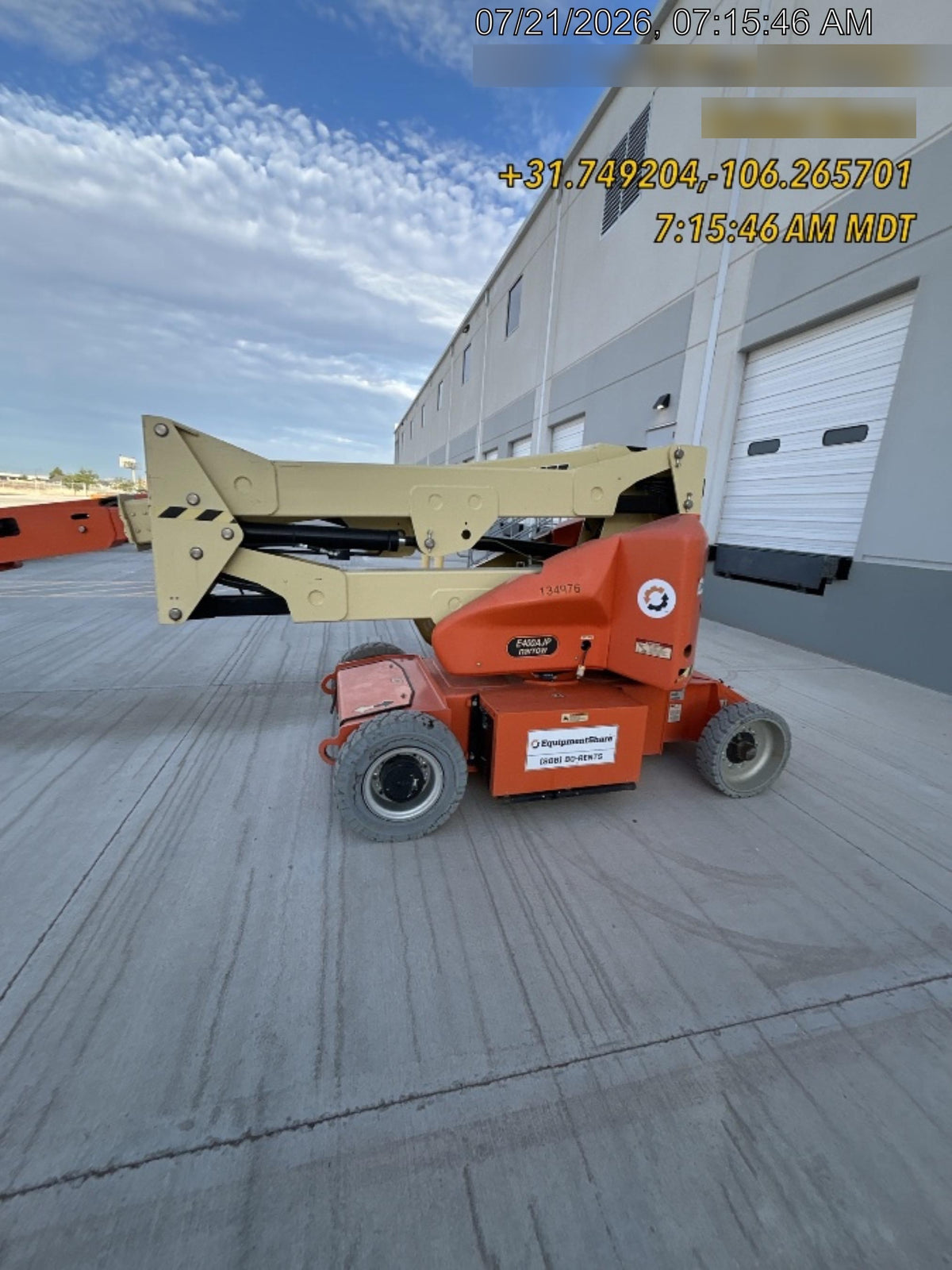 2021 JLG E400AJP Narrow