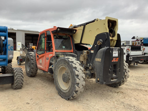 2019 JLG 1255 JLG 1255 T4F w/Full Cab, HVAC, Solid Tires, Work Lights/Beacon, 60" Carriage/Forks