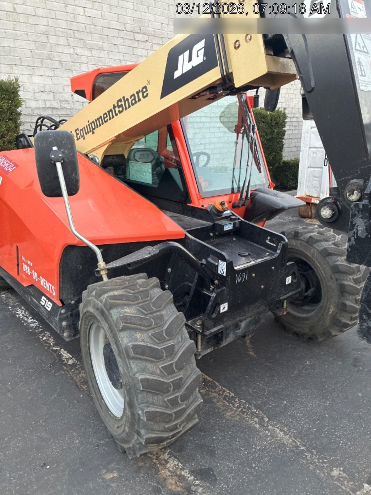 2025 JLG 519