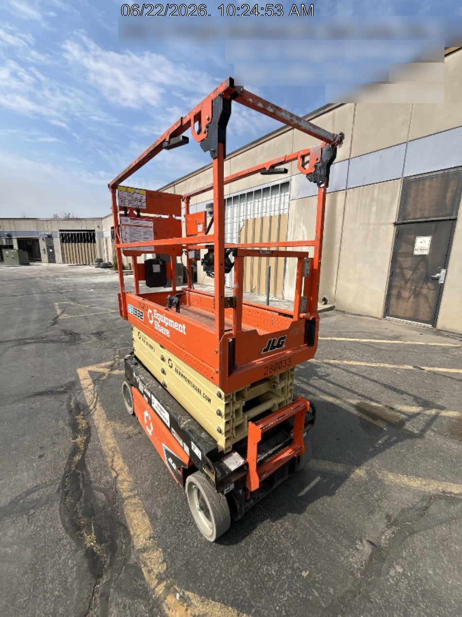 2022 JLG ES1932