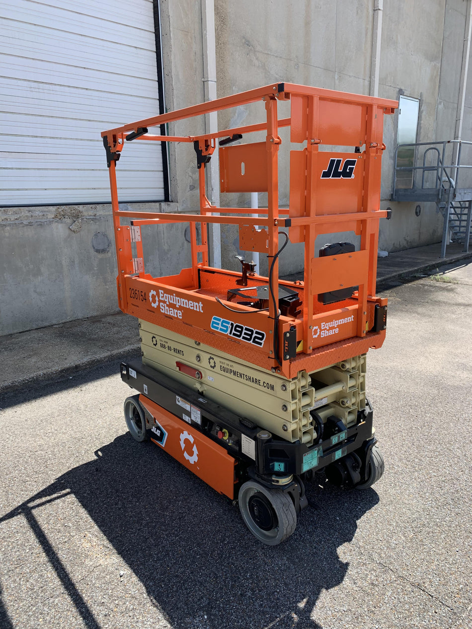 2022 JLG ES1932