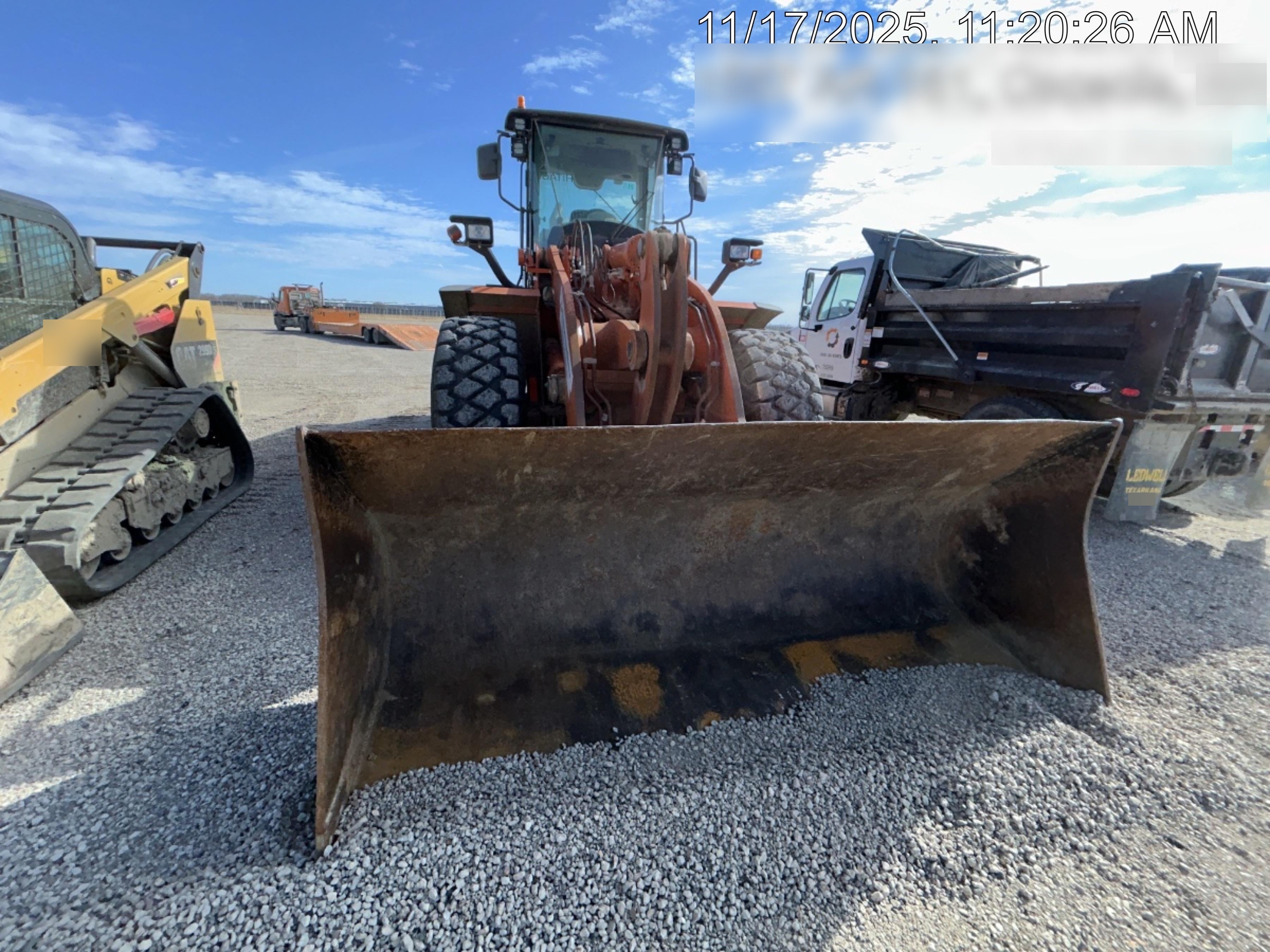 2022 HITACHI ZW220-6