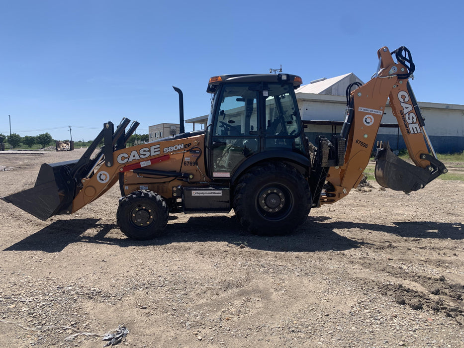 2020 CASE 580N EP - Extendable Backhoe