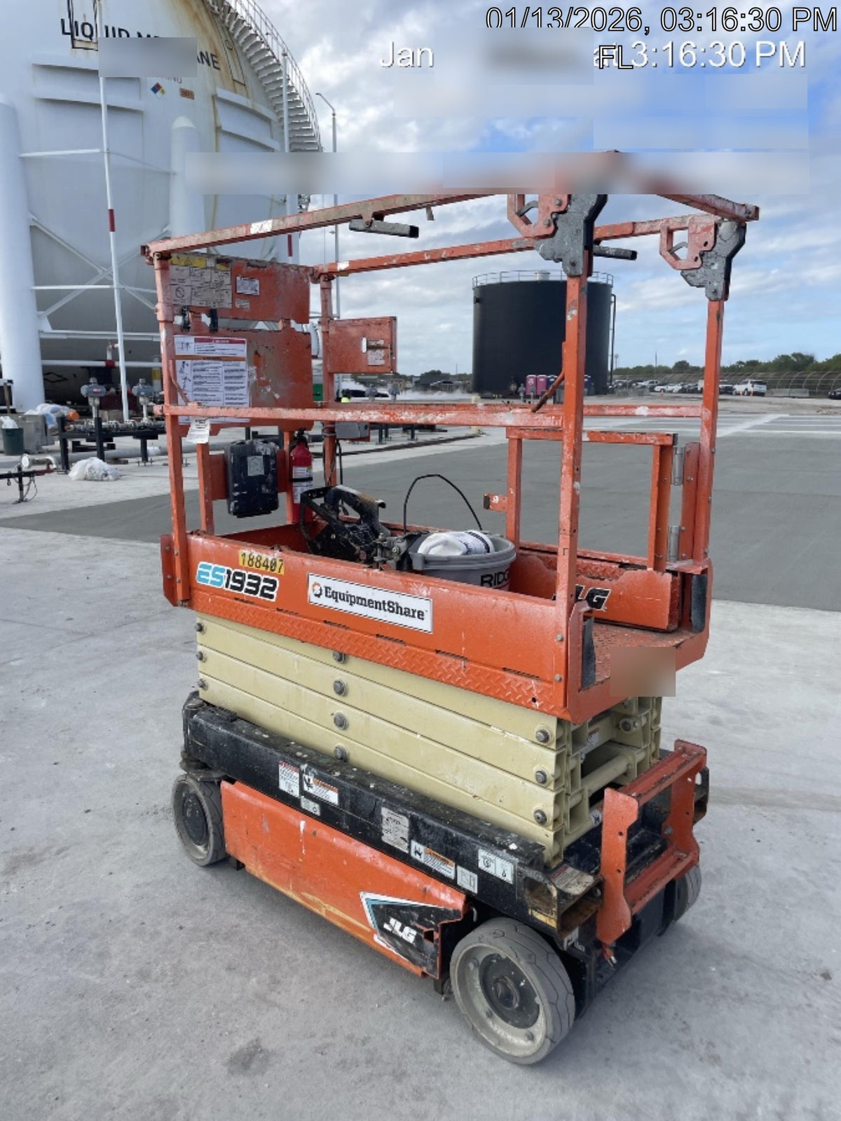 2021 JLG ES1932