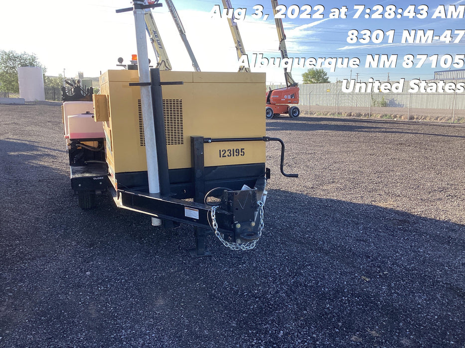 2021 Vac-Tron LP573XDT 500 Gallon Debris Tank w/ Hydraulic Tilt, two (2) 100 Gallon Water Tanks, Low Profile Torsion Axles (12,000 GVWR)