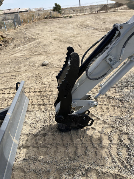 2024 TAKEUCHI TB235-2R