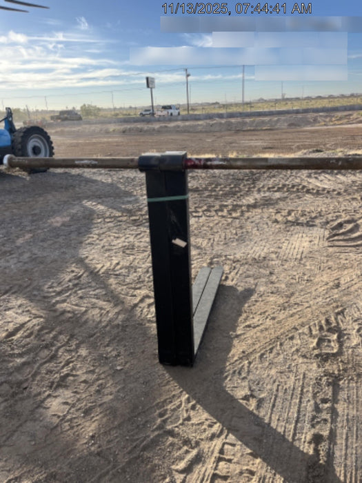 2019 Case 580N EP Canopy, 4WD, 1-Way Aux Hydraulics, Pilot Controls, Ride Control and Loader Aux Hydraulics, 900 LB. Front CWT, 82" HD LONG LIP (1 CU. YD.) W/BOCE AND LIFT EYES, FLIP OVER/STABILIZER PADS COMB