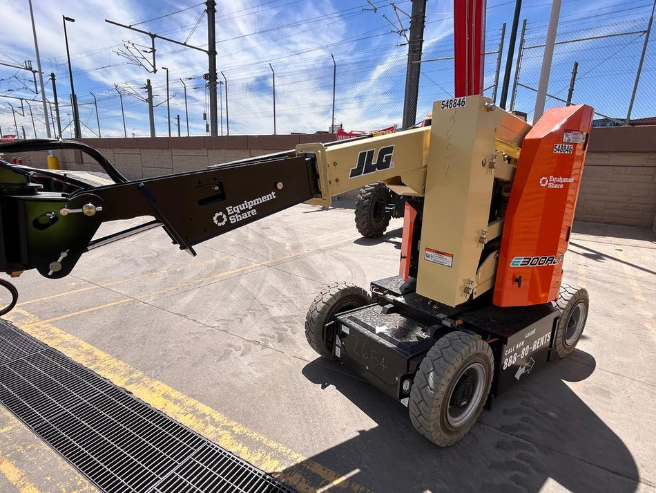 2025 JLG E300AJP