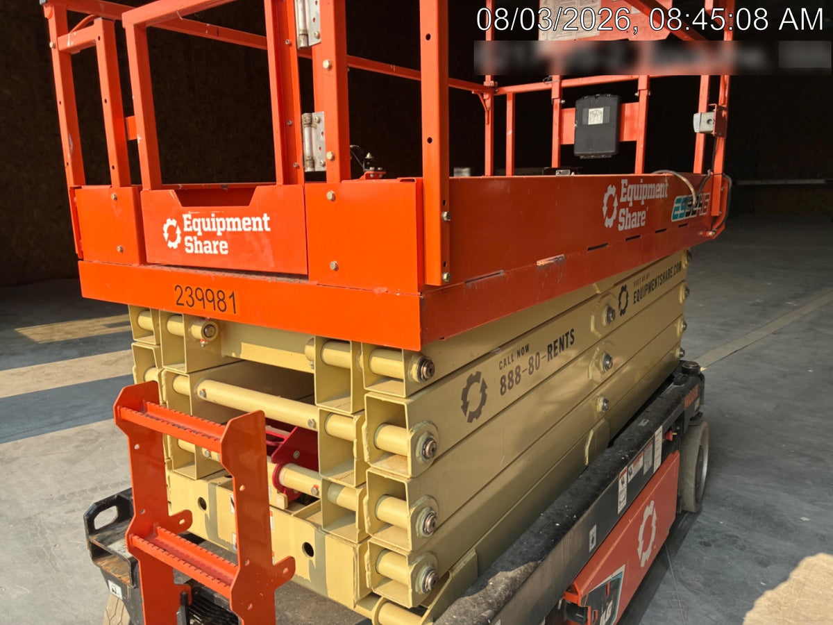 2022 JLG ES3246